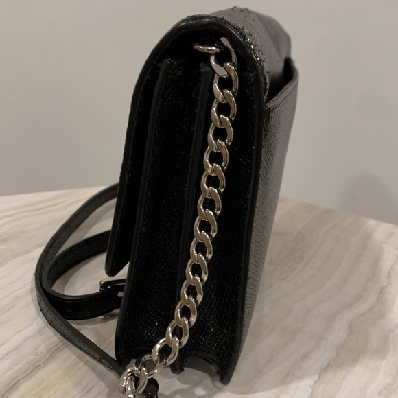 **SOLD*** Michael Kors Daniella Snake Scale Print Silver Chain Crossbody - Picture 6 of 17